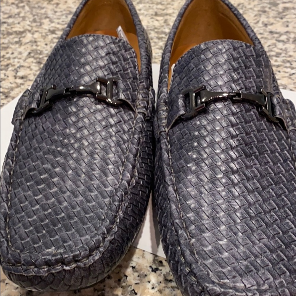 Men’s size 9.5 gray/blue shoe Adolfo new no box
